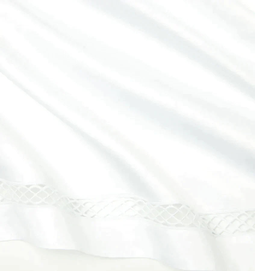 Sferra Giza 45 Ornato Flat Sheet White Swatch