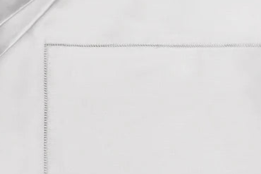 Image of Sferra Giza45 Sateen swatch in tin.